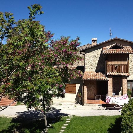 Il Fienile Villa Barete Exterior photo